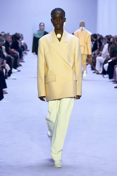 Look 2